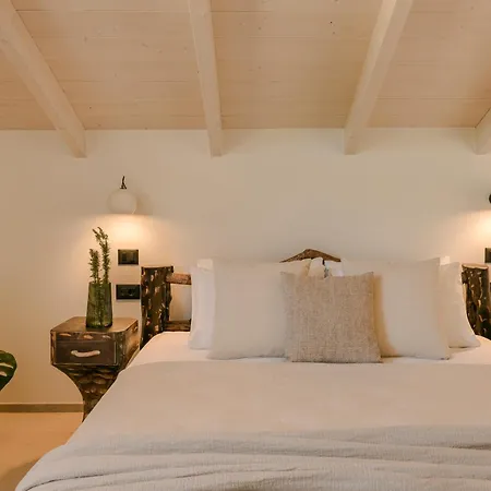 Hilaritas Kefalonia, Luxury Villa-style With Private Pool & Stunning Sea Views *