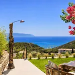 Dom wakacyjny Hilaritas Sea View In Kefalonia With Private Pool And Jacuzzi *
