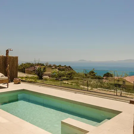 Hilaritas Kefalonia, Luxury Villa-style With Private Pool & Stunning Sea Views Dom wakacyjny Ratzaklíon