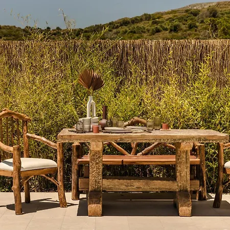 Vakantiehuis Hilaritas Luxury Suites Sea View, Private Pool & Jacuzzi Paradise