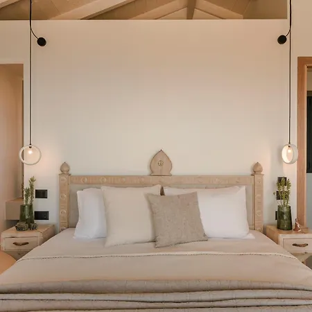 Hilaritas Luxury Suites Sea View, Private Pool & Jacuzzi Paradise *