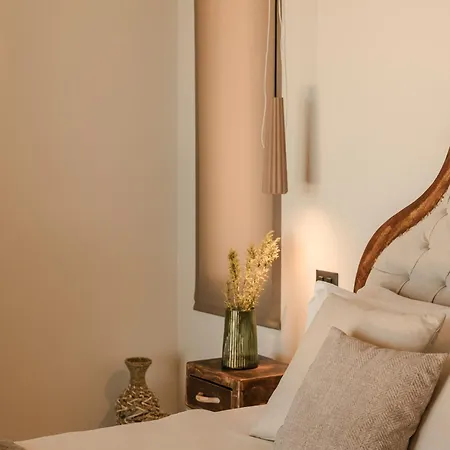 Hilaritas Luxury Suites Sea View, Private Pool & Jacuzzi Paradise Vakantiehuis *