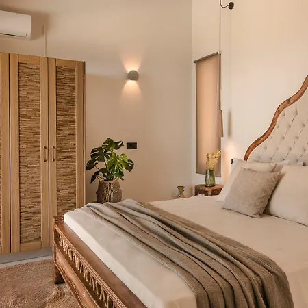 Hilaritas Luxury Suites Sea View, Private Pool & Jacuzzi Paradise Vakantiehuis Ratzaklíon