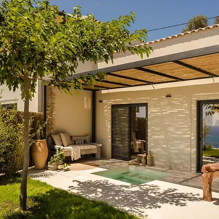 Hilaritas Luxury Suites Sea View, Private Pool & Jacuzzi Paradise Vakantiehuis *