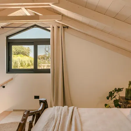 Hilaritas Luxury Suites Sea View, Private Pool & Jacuzzi Paradise