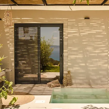 Hilaritas Luxury Suites Sea View, Private Pool & Jacuzzi Paradise Ratzaklíon