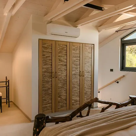 Hilaritas Kefalonia, Luxury Villa-style With Private Pool & Stunning Sea Views Feriehus